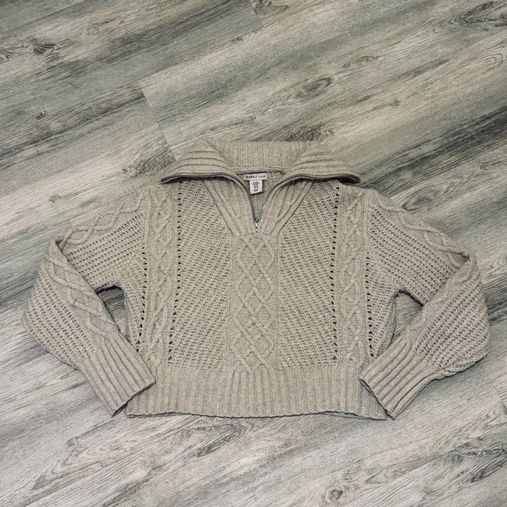 NEW Sincerely Jules Cable Knit Beige Cropped Sweater - Size XS - NEW $168